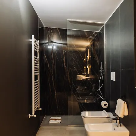 Heaven Hotel *