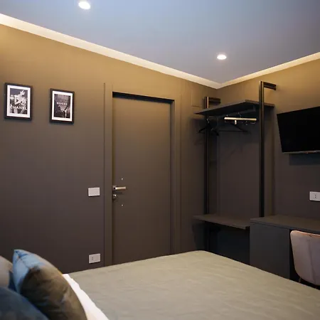 Heaven Hotel Striano