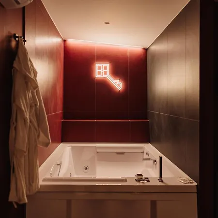 Hotel Heaven *