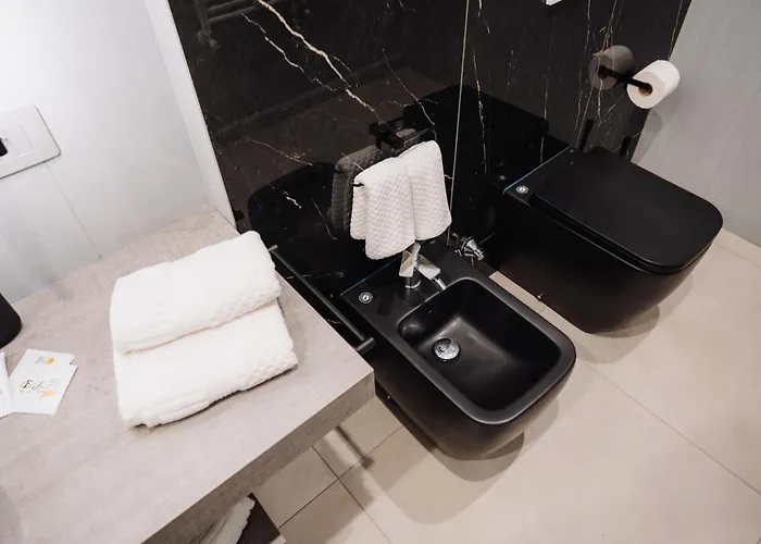 Heaven Hotel *