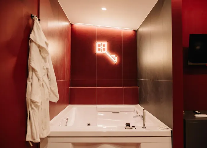Heaven Hotel *